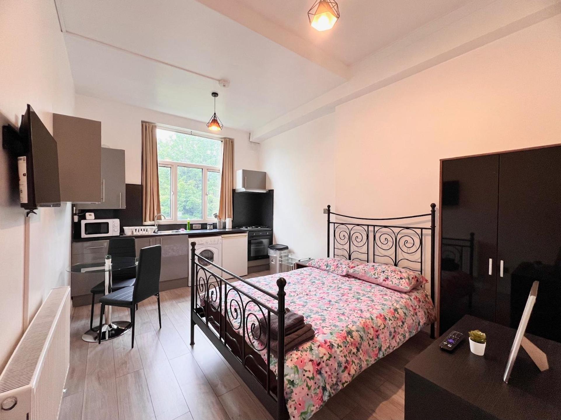 Lovely Studio Apartments On Finchley Road London Ngoại thất bức ảnh