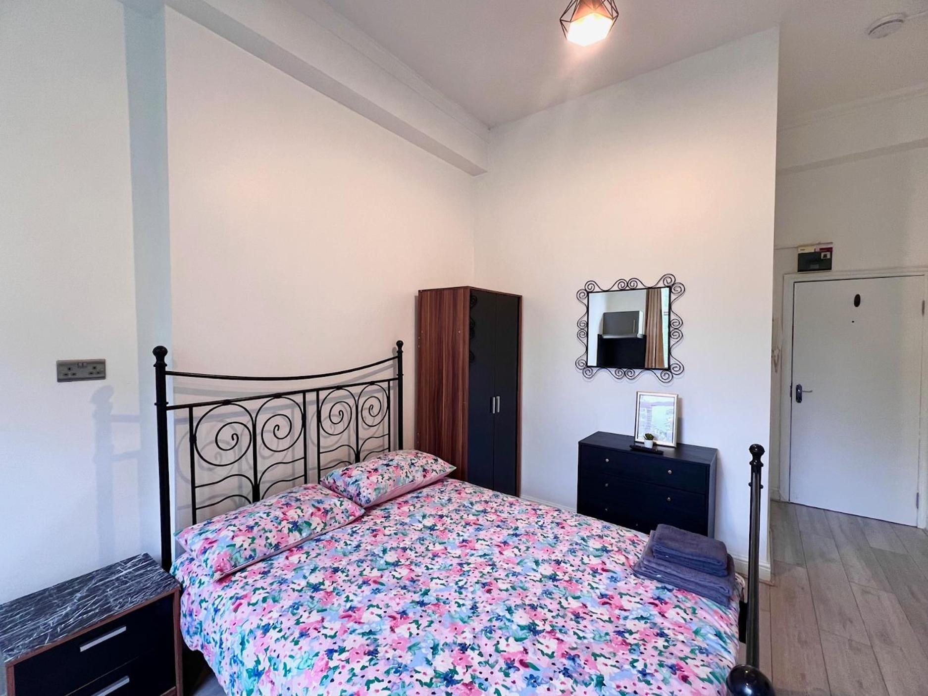 Lovely Studio Apartments On Finchley Road London Ngoại thất bức ảnh