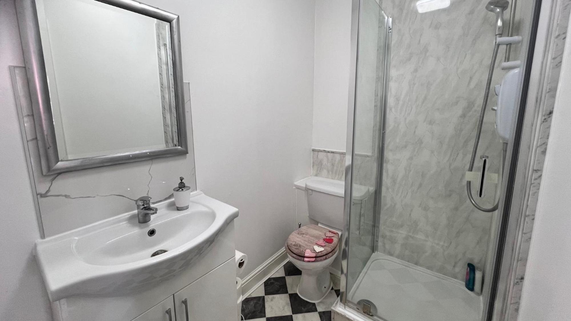 Lovely Studio Apartments On Finchley Road London Ngoại thất bức ảnh